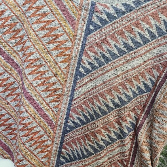 Forever 21 Grey Multi Colored Tribal Crop Top Womens S - Picture 7 of 8